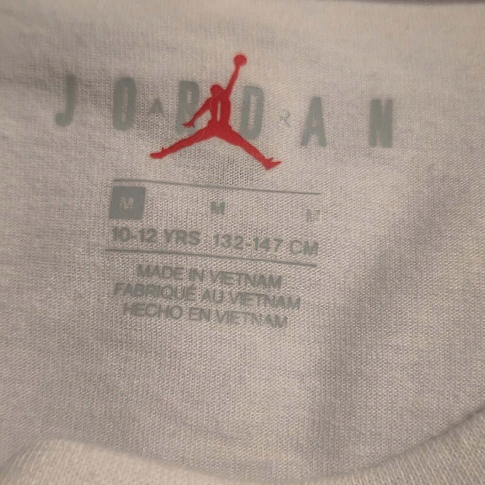 Jordan Boys’ Graphic Tee – Size M (10/12) - Picture 3 of 3
